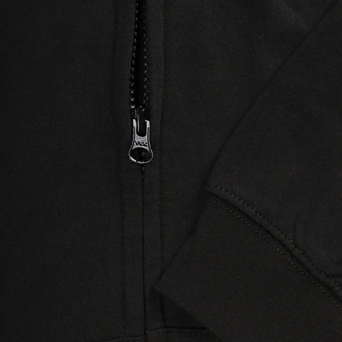 Doom the Dark Ages Zipper Hoodie "Shield" L Doom the Dark Ages Zipper Hoodie "Shield" L