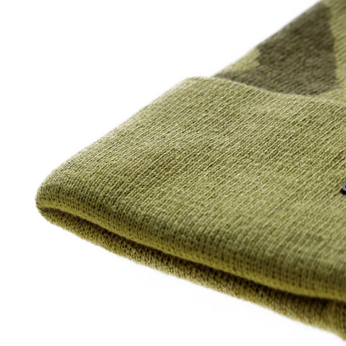 1068575-call-of-duty-vanguard-beanie-plane-structure-1