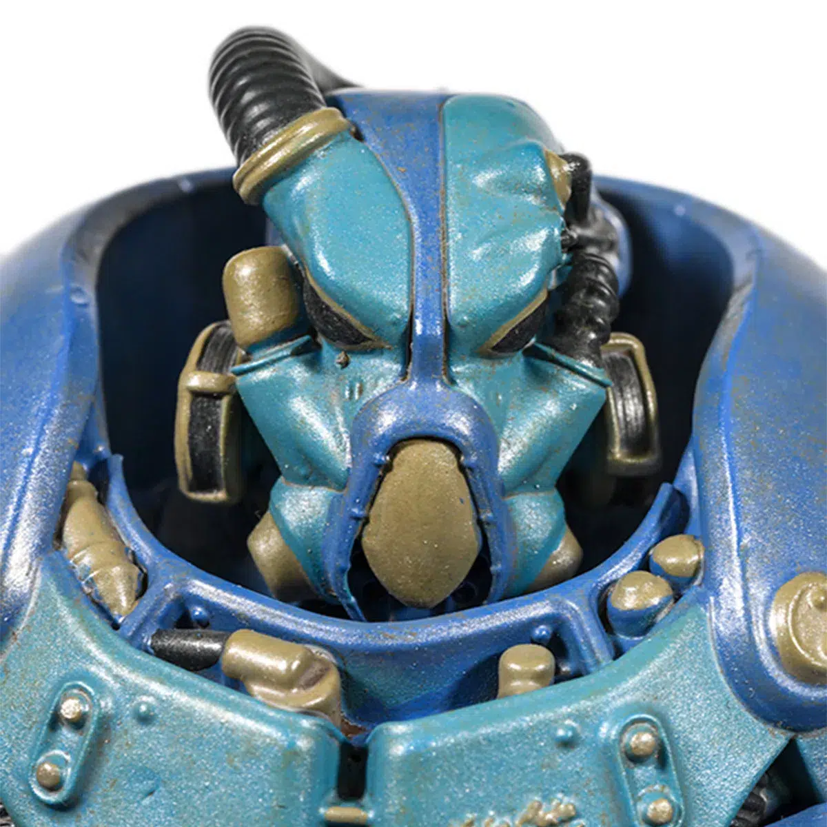 Fallout Power Armor Statue "Nuka Cola Quantum" Image 5
