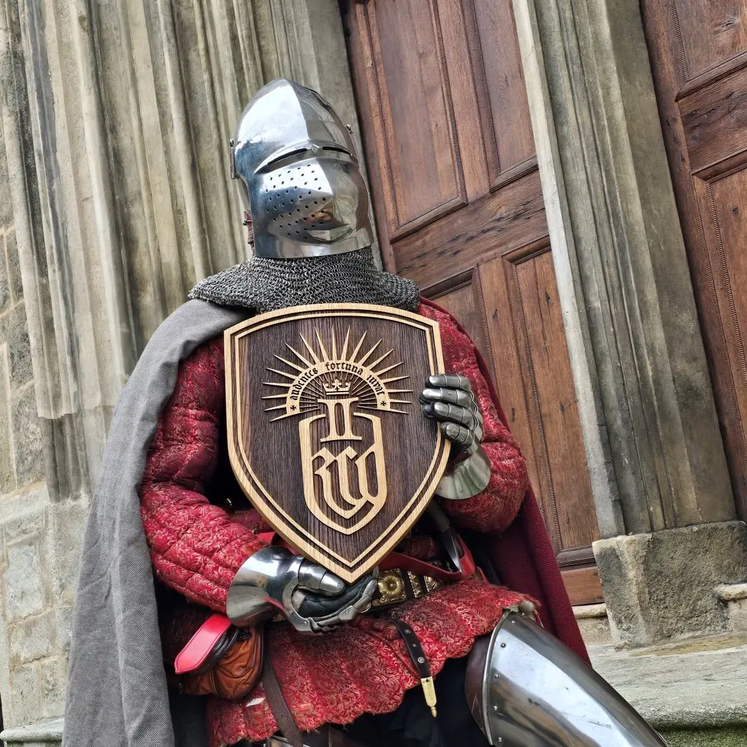 Kingdom Come Deliverance II Holz Wandschild Groß Kingdom Come Deliverance II Holz Wandschild Groß