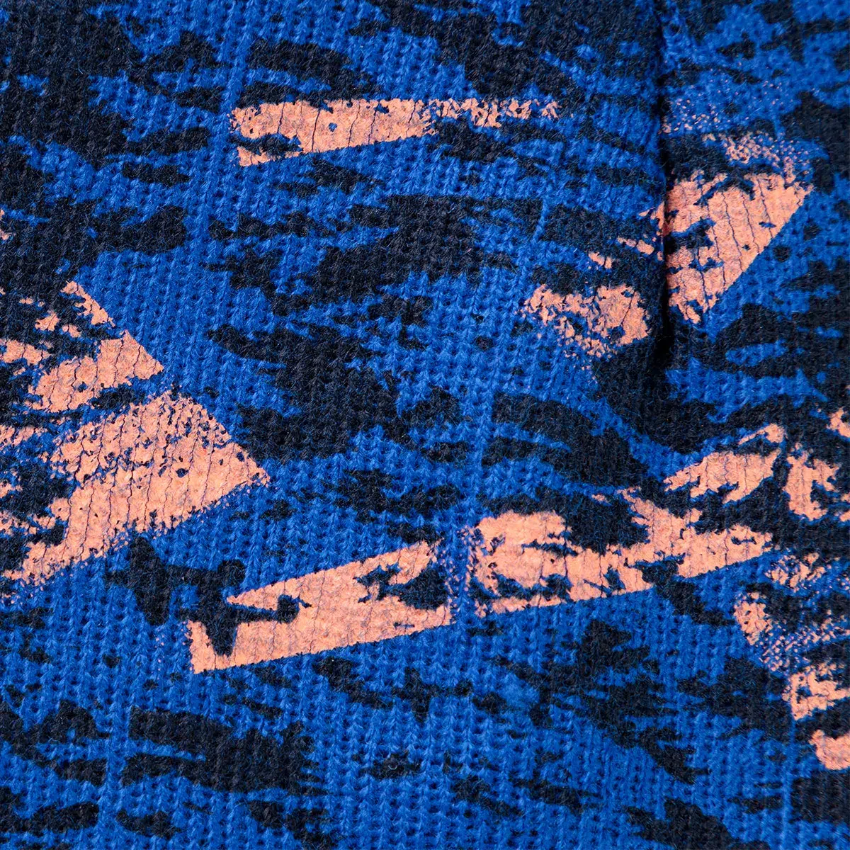 1068574-call-of-duty-vanguard-beanie-panther-detail