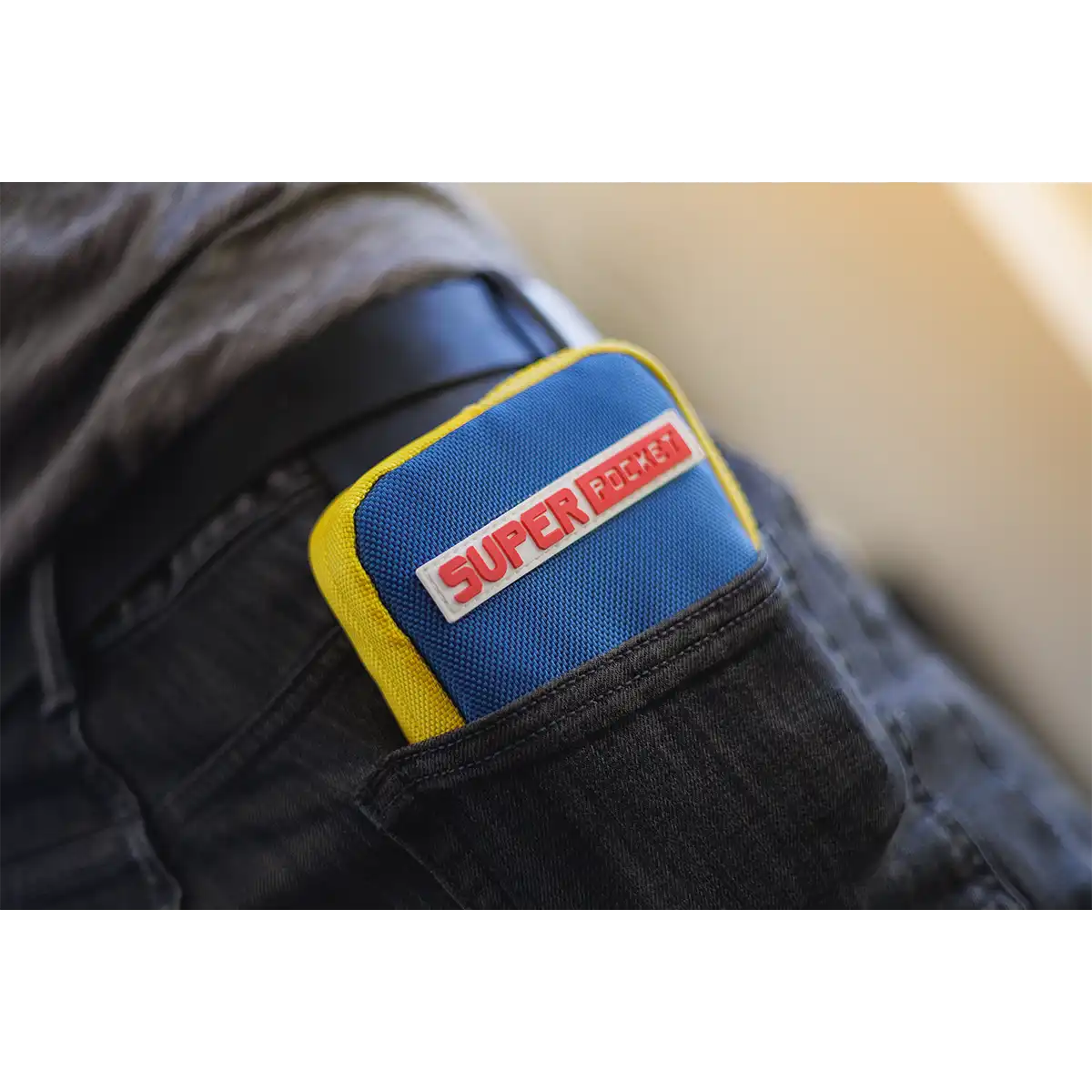 Blaze Evercade HMT Super Pocket Fabric Case Blue/Yellow Blaze Evercade HMT Super Pocket Fabric Case Blue/Yellow